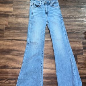 LIKE NEW American eagle flare jeans